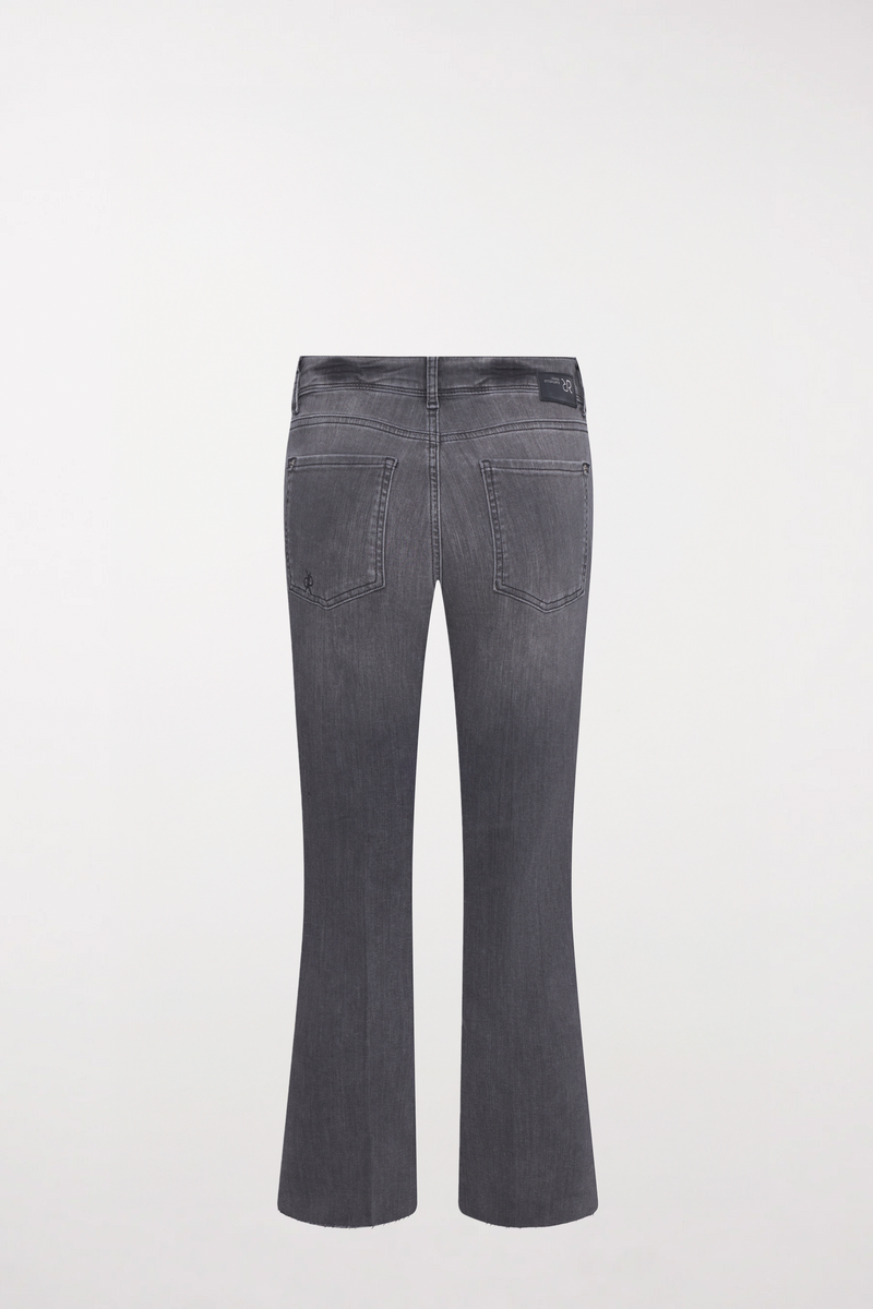 Vic 6 8 Cropped D