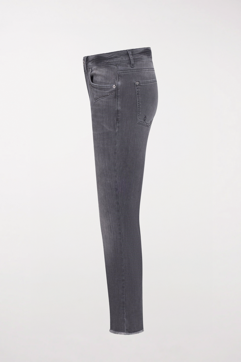 Vic 6 8 Cropped D